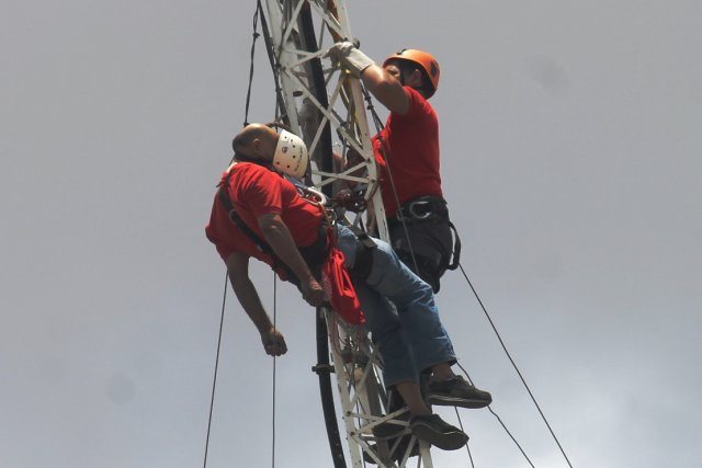 MORREU TRABALHANDO Homem morre quando fazia manutenção em antena em