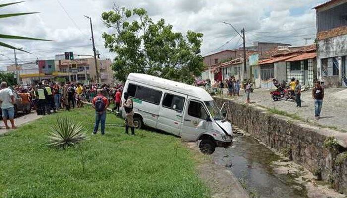 Motorista Suspeito De Atropelar E Matar Motociclista Em Feira De