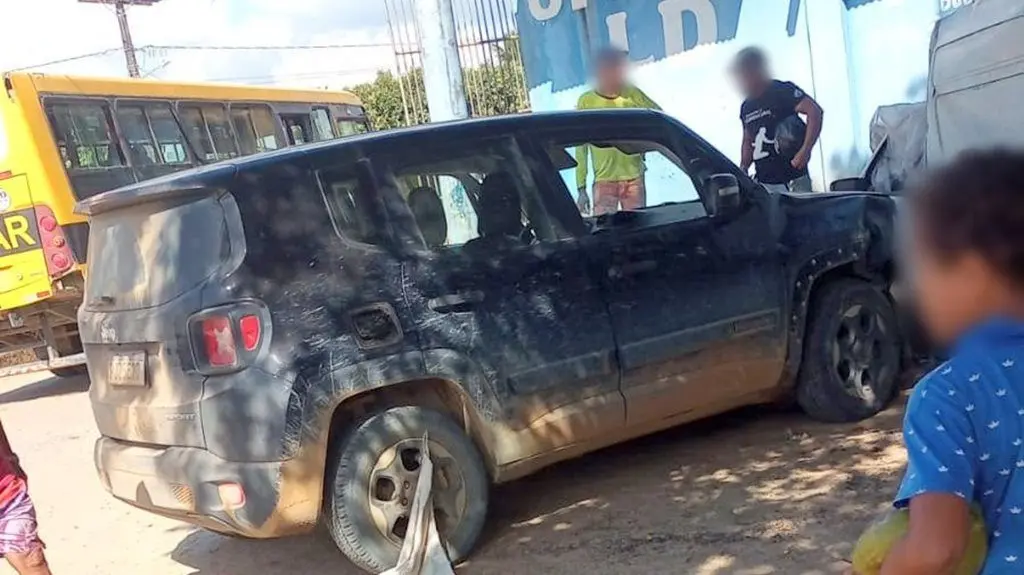 Quadrilha Assalta Loja E Causa Acidente Durante Fuga Veja V Deo Fala