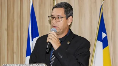 Vereador Zé Silviera durante a 26ª Sessão Ordinária da Câmara de Amélia Rodrigues - Foto: Diego Passos | Fala Genefax