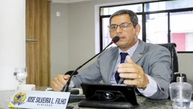 Vereador Zé Silveira durante a 32ª Sessão Ordinária — Foto: Fala Genefax