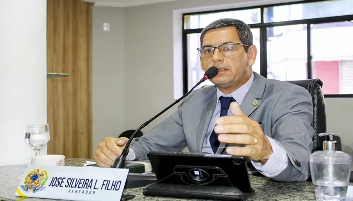 Vereador Zé Silveira durante a 32ª Sessão Ordinária — Foto: Fala Genefax