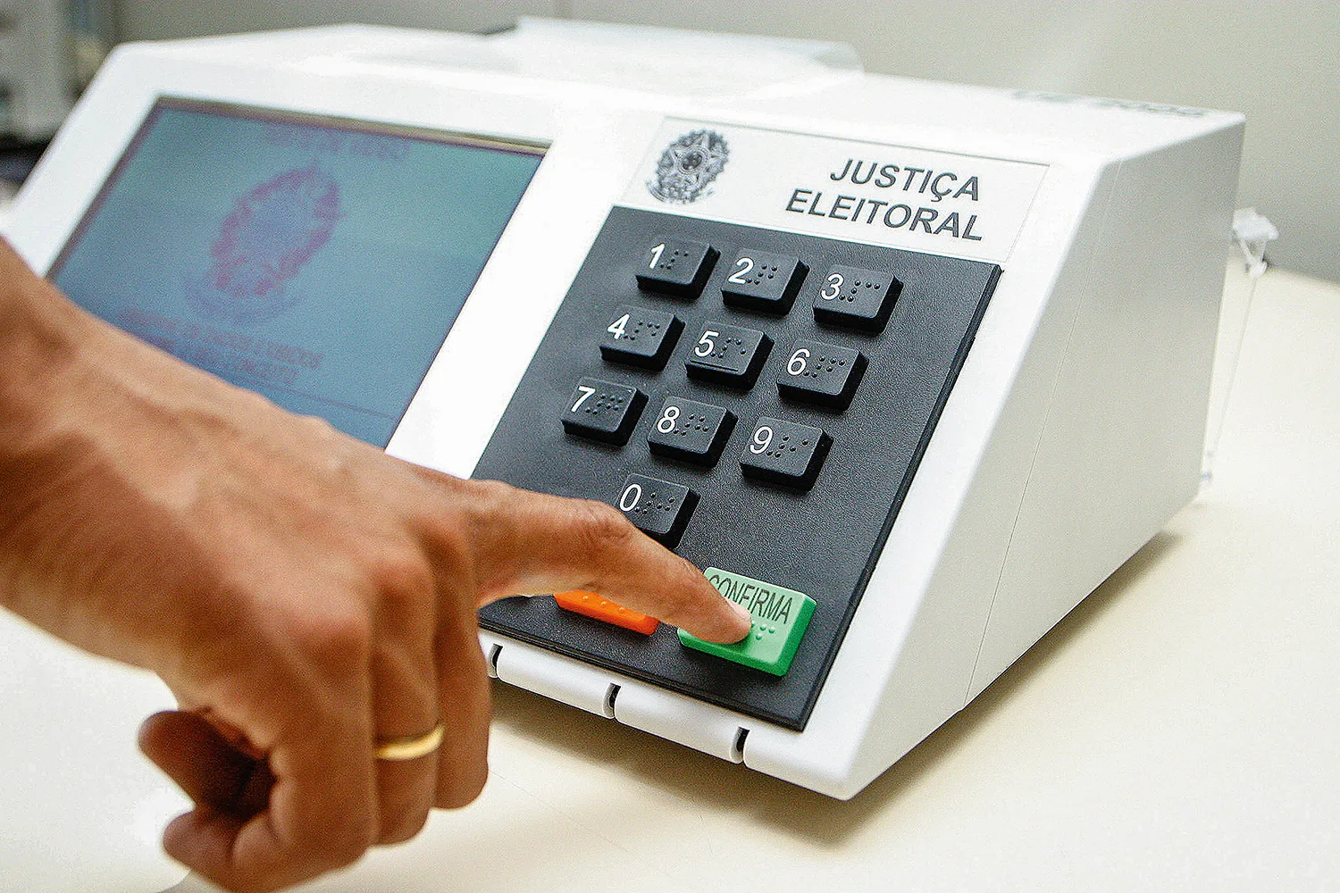 TSE pede sugestões sobre as eleições 2024 e pesquisas eleitorais; saiba