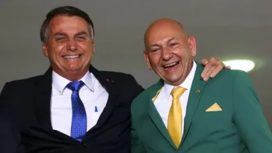 O ex-presidente Jair Bolsonaro e o empresário Luciano Hang - Foto: Agência Brasil