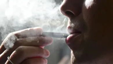 A quantidade de novos fumantes de ‘vapes’ passou para 2.9 bilhões de usuários. Foto: Eva HAMBACH / AFP