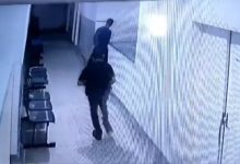 Crime foi cometido por dois homens no Hospital Municipal Magalhães Neto — Foto: Reprodução/TV Sudoeste