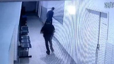 Crime foi cometido por dois homens no Hospital Municipal Magalhães Neto — Foto: Reprodução/TV Sudoeste