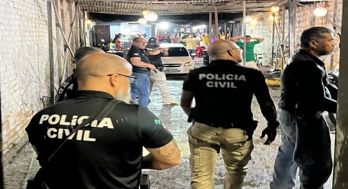 Polícia Civil cumpre mandado de prisão durante ações no entorno da Micareta de Feira- Foto: Divulgação/ Ascom-PC