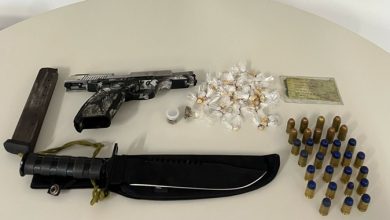 O suspeito estava com uma arma de fogo e porções de entorpecentes- Foto: Reprodução/ ASCOM PC