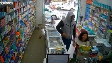 VÍDEO: Mulher tem crise de riso durante assalto em farmácia - Foto: Reprodução | Redes Sociais