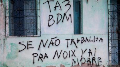Casas estão sendo pichadas pela facção criminosa Bonde do Maluco (BDM) | Foto: Fala Genefax