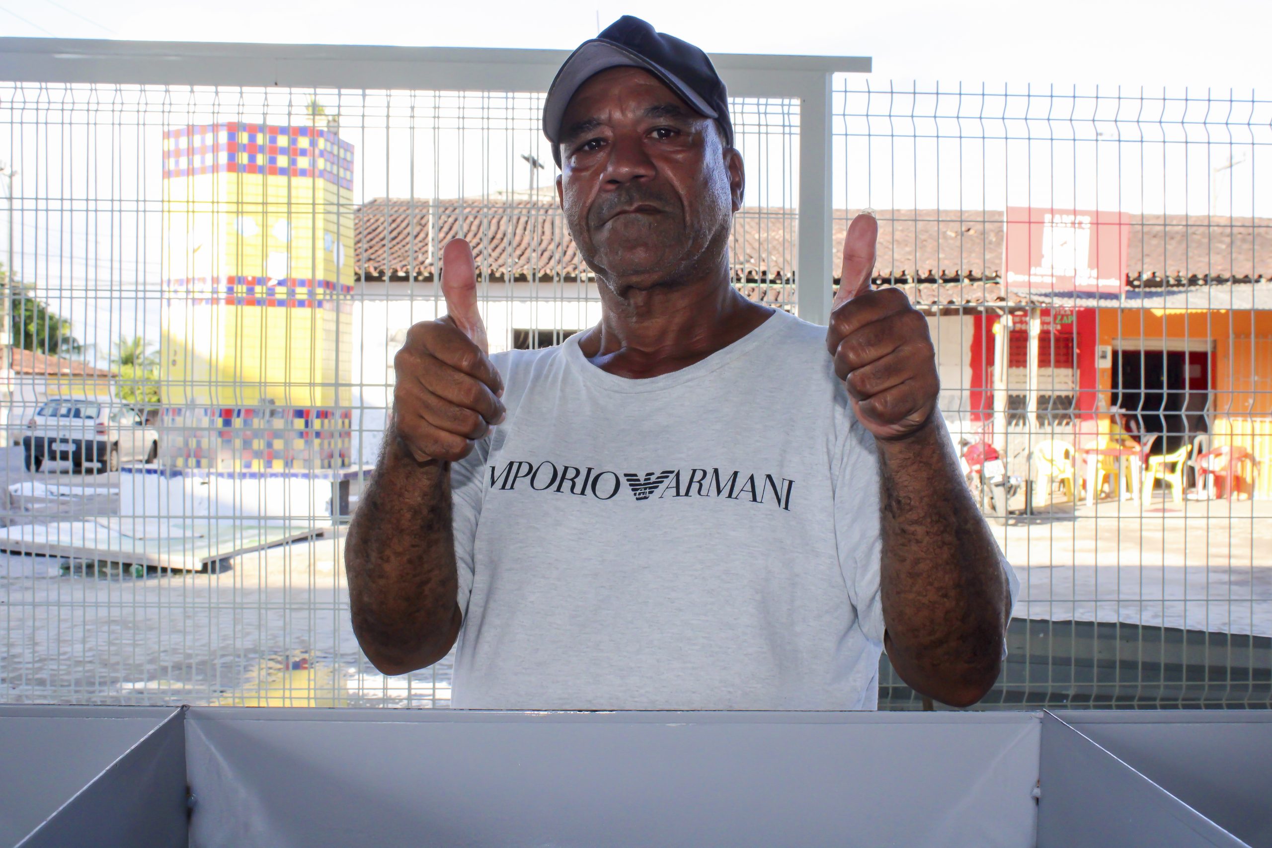 Antônio Barbosa, comerciante do mercado há mais de 10 anos - Foto: Fala Genefax