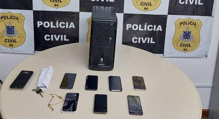 Polícia prende dois homens com 8 celulares roubados- Foto: Divulgação/Ascom/PC