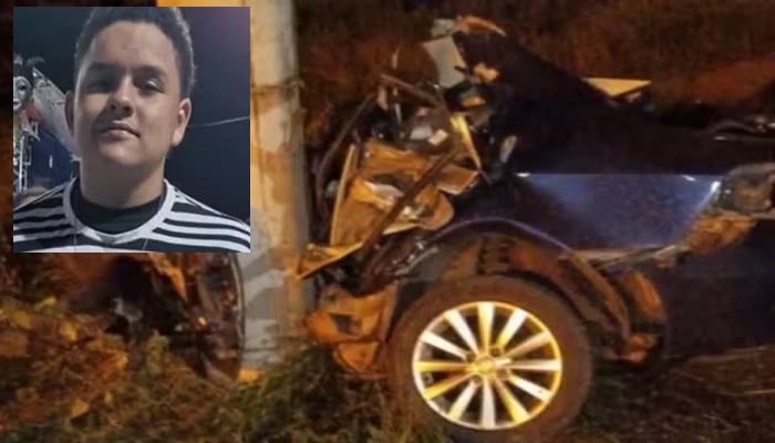 Carro partiu ao meio em acidente que provocou a morte de adolescente paulista na Bahia — Foto: Reprodução/Redes Sociais
