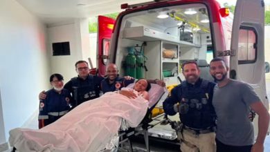 Mulher deu à luz dentro de carro na BR-324 — Foto: Polícia Rodoviária Federal